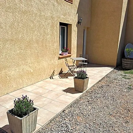 Les Trois Chemins Bed & Breakfast